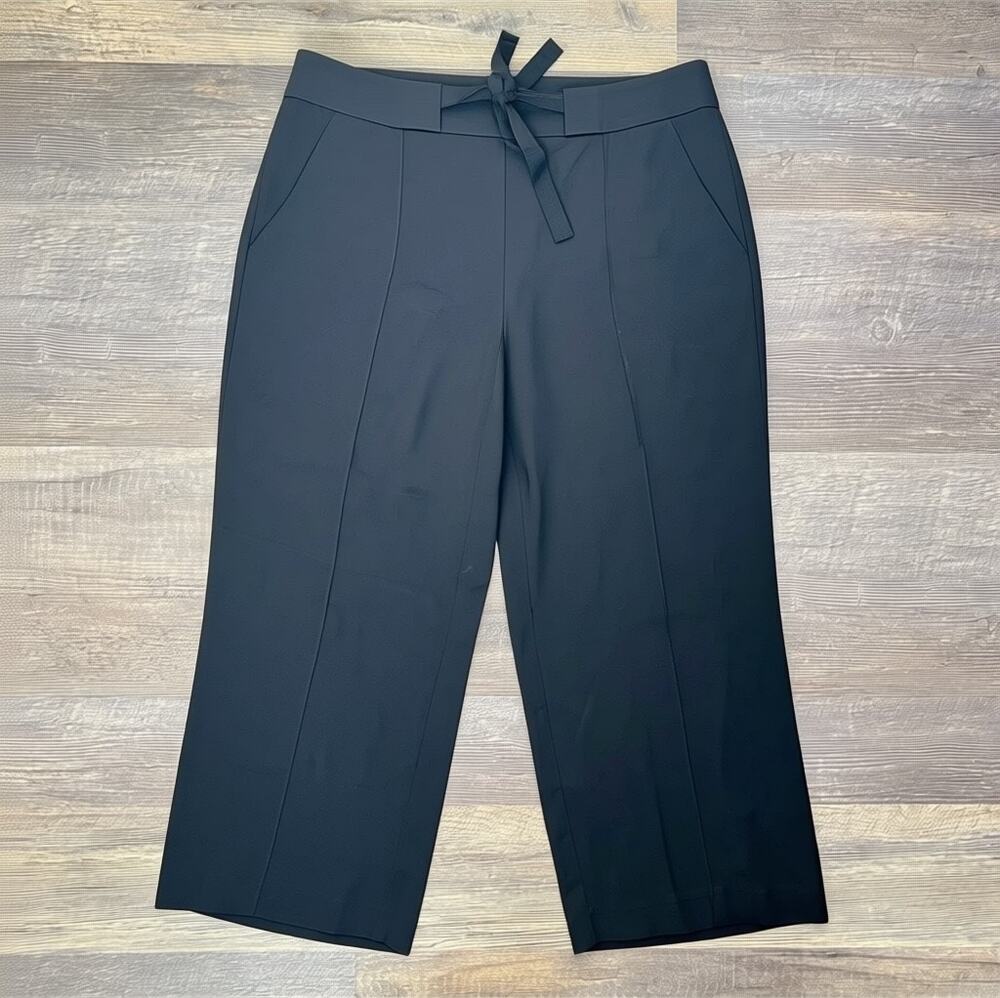 LOFT Black linen blend wide leg cropped pants size 6 B150